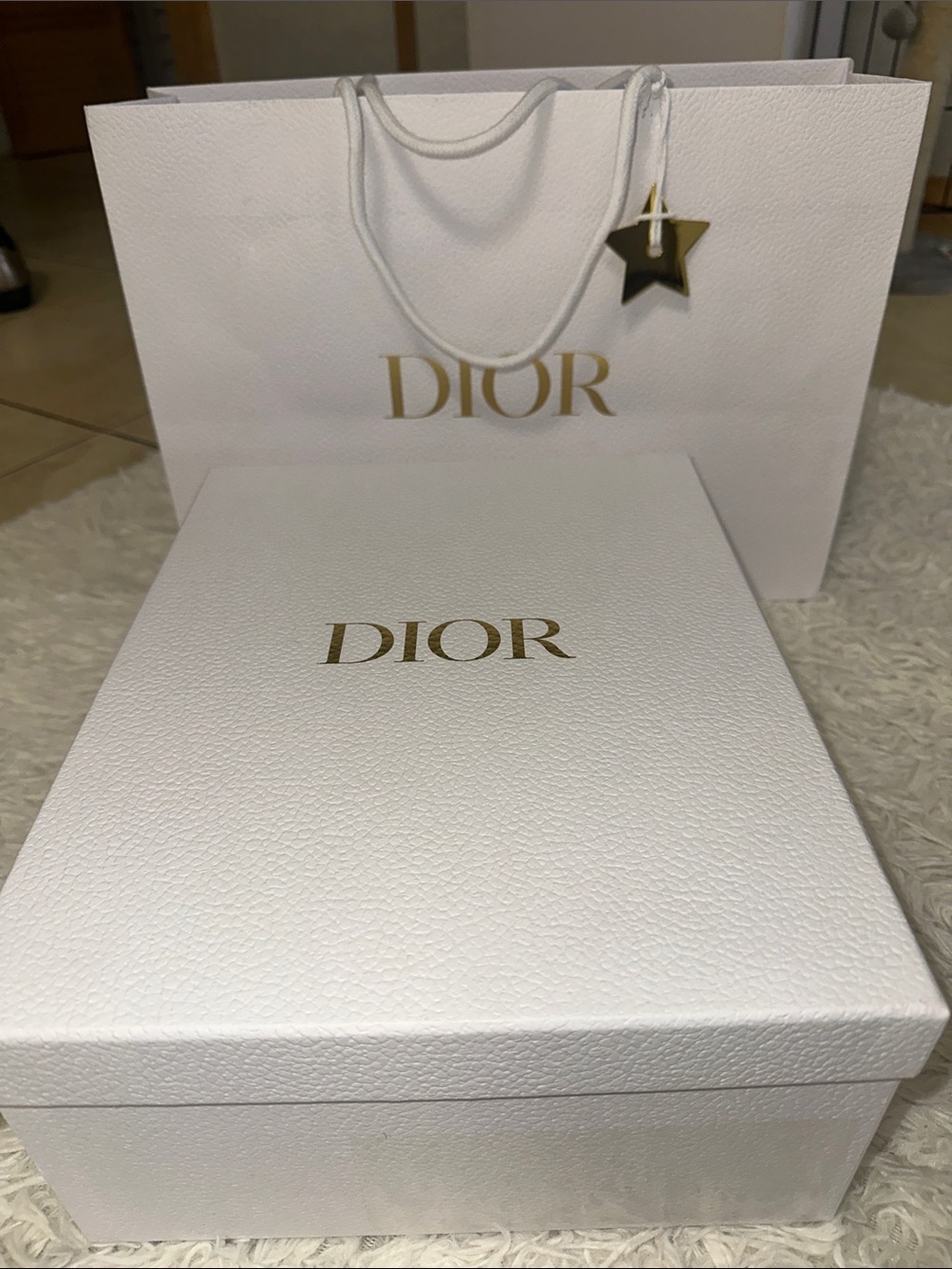 DIOR shoes box 13’10’5,5’ with paper bag